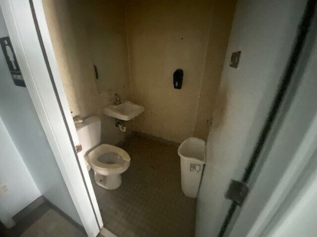 More Photos Of 6023 Kingsley Lake Dr, Starke Service Station For Sale