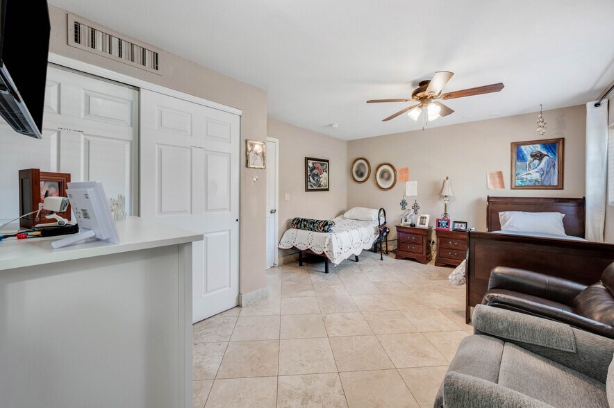 More Photos Of 12558 N 76th St, Scottsdale Assisted Living For Sale