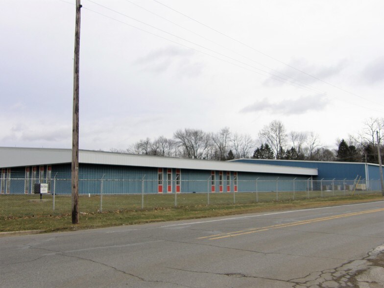 More Photos Of 2112 Industrial Dr, Niles Manufacturing For Sale