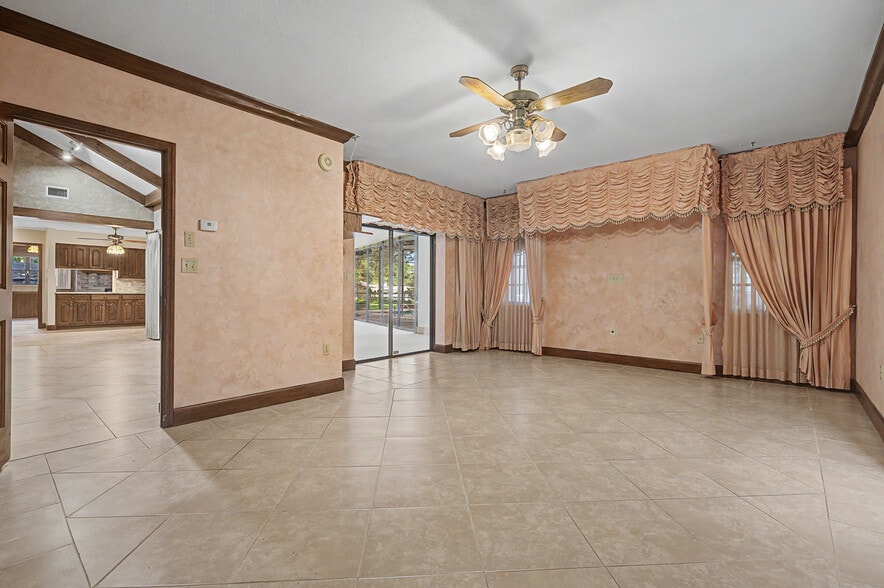 More Photos Of 2160 Laurence Dr, Clearwater Office For Sale