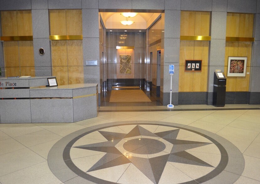 More Photos Of 1901 Scarth St, Regina Office For Lease