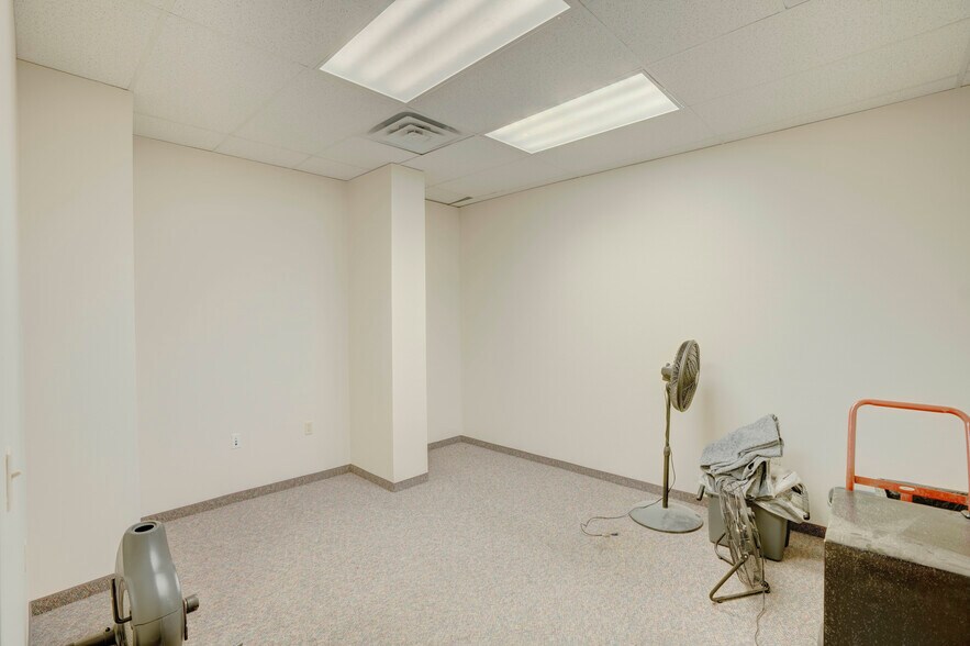 More Photos Of 2099 N Collins Blvd, Richardson Office For Lease