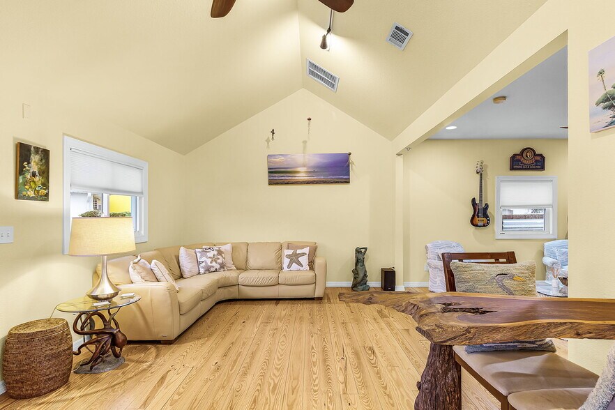 More Photos Of 530 Green St, Englewood Storefront Retail Residential For Sale