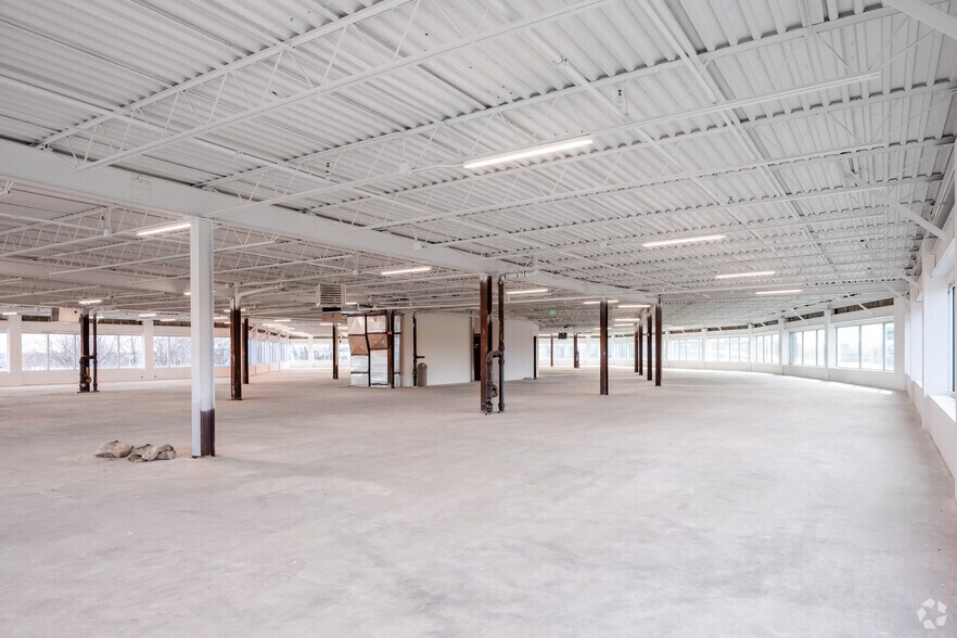 More Photos Of 2100 Swift Dr, Oak Brook Office For Lease