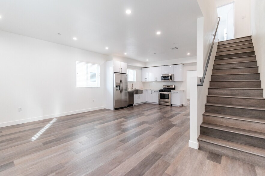 More Photos Of 1818 Thurman Ave, Los Angeles Apartments For Sale