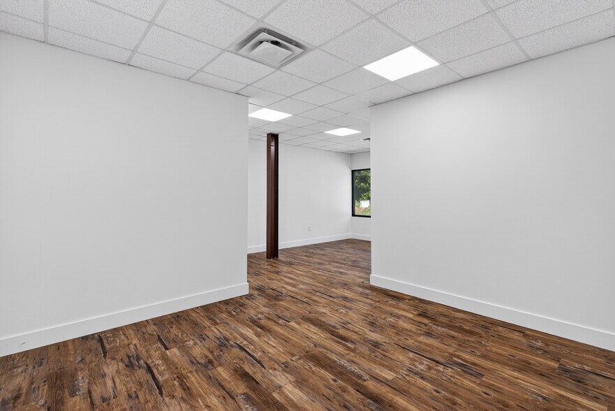 More Photos Of 3606 Explorer Trl, Oakwood Warehouse For Lease