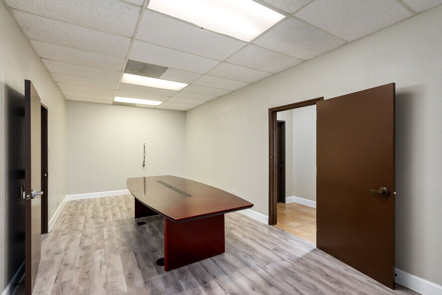 More Photos Of 8627 Cinnamon Creek Dr, San Antonio Medical For Lease