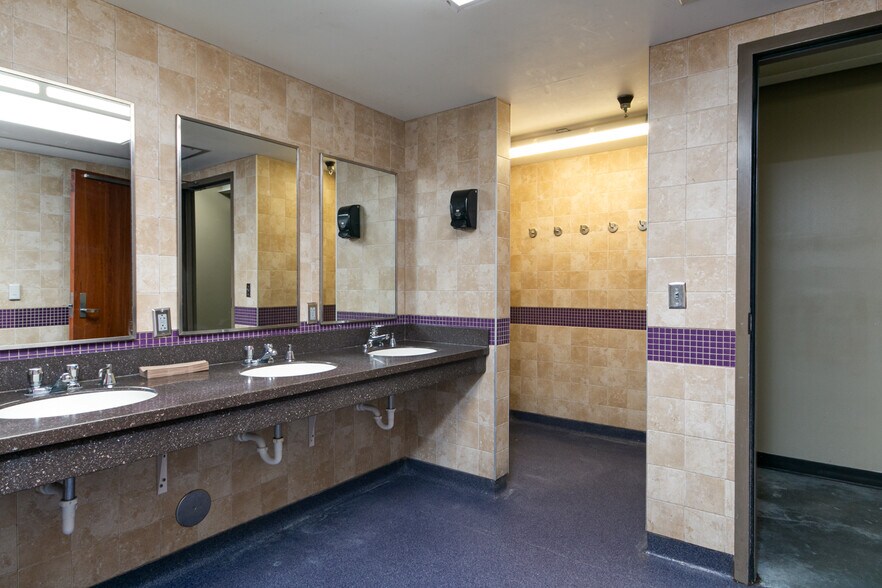 More Photos Of 1632 McCain Ln, Manhattan Sorority Fraternity House For Sale