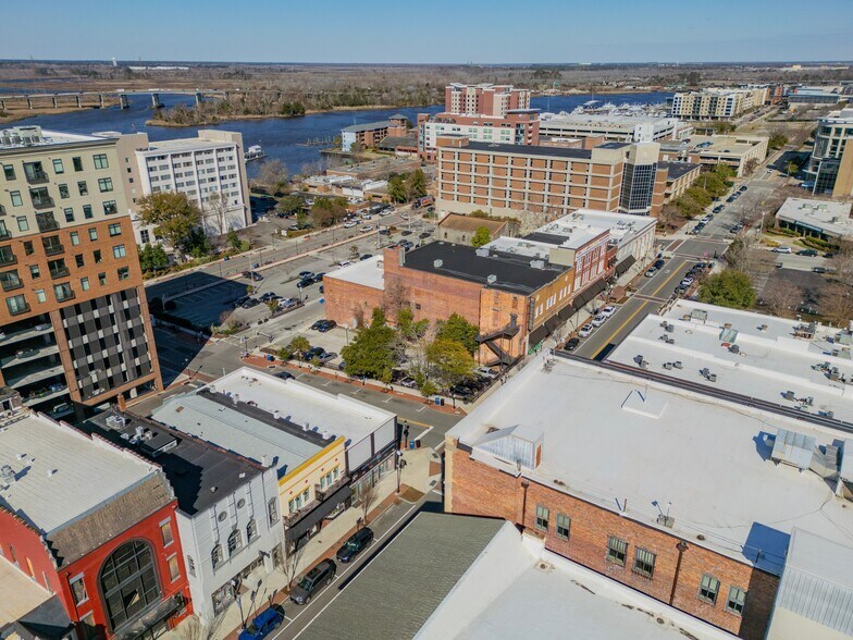 More Photos Of 271 N Front St, Wilmington General Retail For Sale