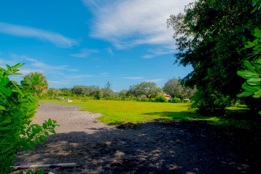 More Photos Of 651 North Old Hiatus, Plantation Land For Sale