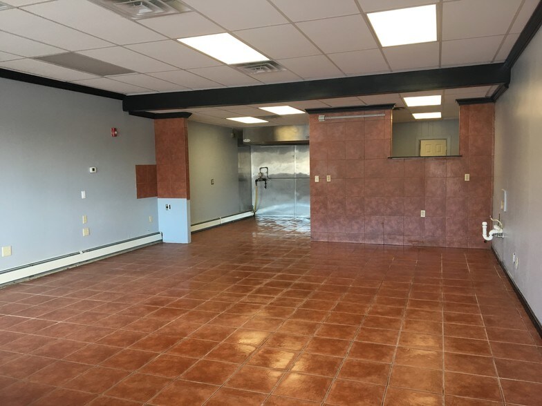 More Photos Of 426 US Route 1, Scarborough Storefront Retail Office For Lease
