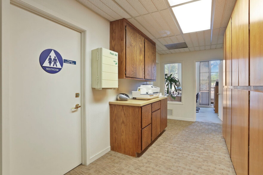 More Photos Of 200 W Harding Way, Stockton Office For Lease