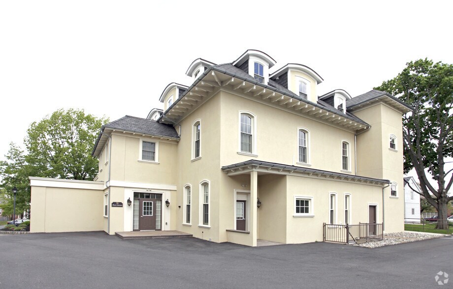 More Photos Of 24 Mine St, Flemington Office For Sale