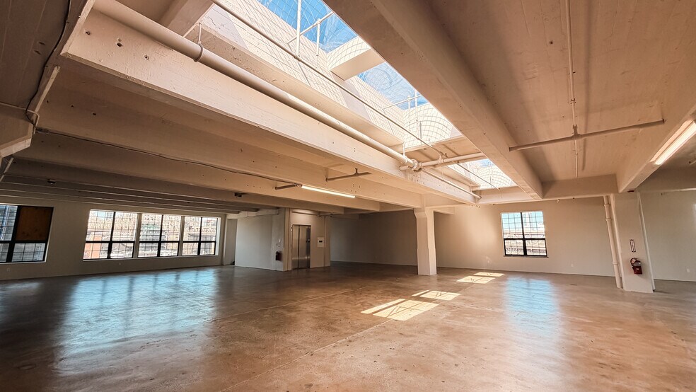 More Photos Of 42-45 12th St, Long Island City Manufacturing For Lease