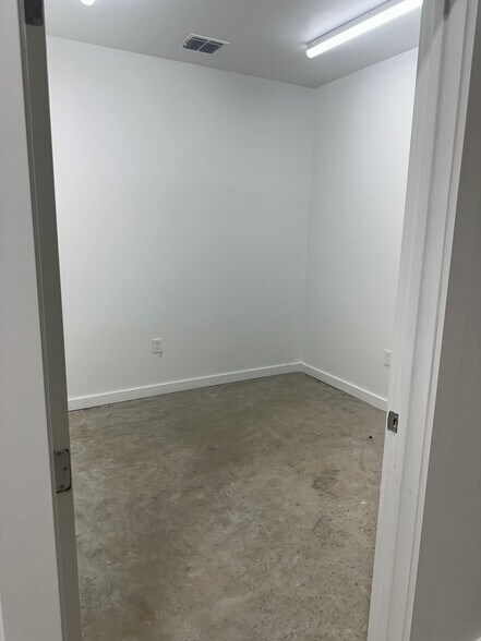 More Photos Of 1141 Bozman Rd, Wylie Warehouse For Lease