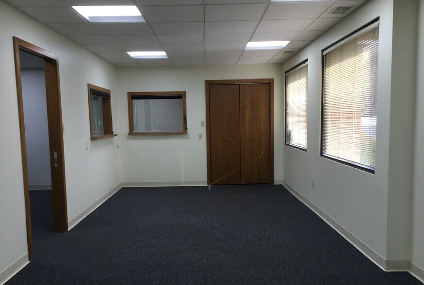 More Photos Of 87 Stambaugh Ave, Sharon Office For Lease