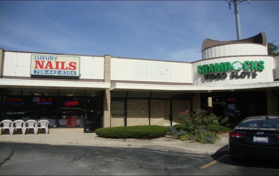 More Photos Of 7840 Ogden Ave, Lyons General Retail For Lease