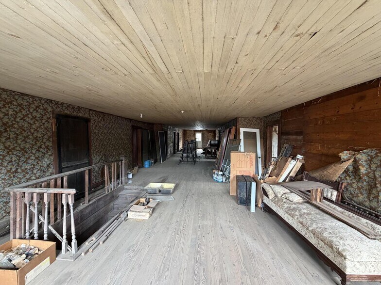 More Photos Of 114 Dogwood Ave, Middleton Auto Repair For Sale
