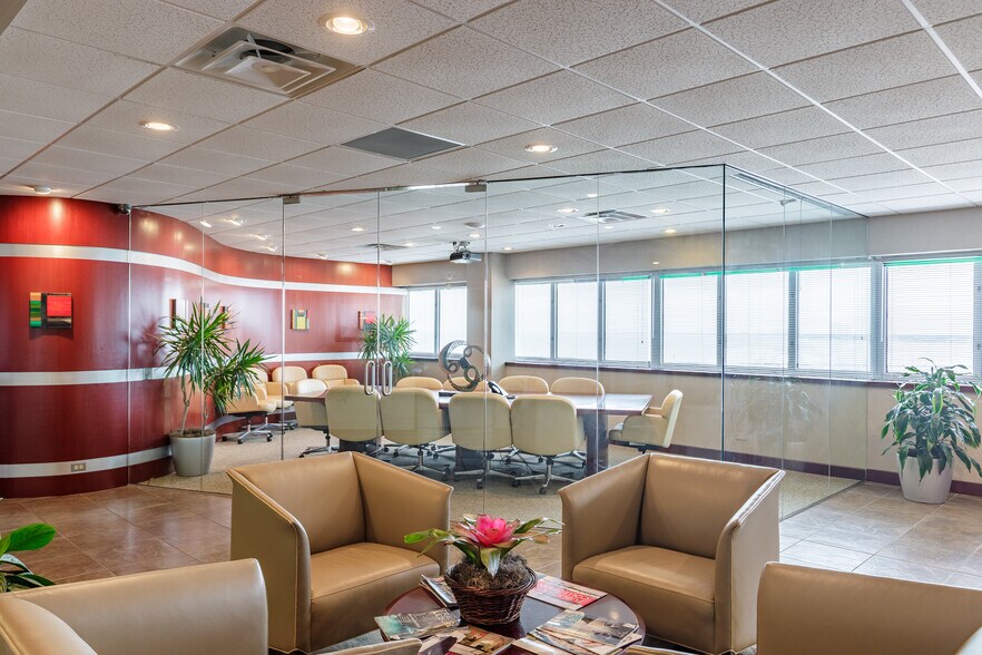 More Photos Of 500 N Water St, Corpus Christi Office For Lease