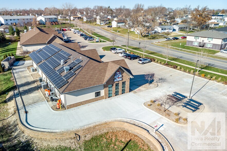 More Photos Of 955 29th Ave, Marion General Retail For Lease