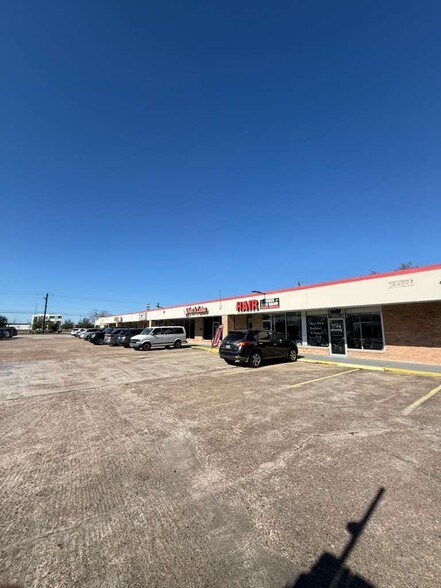 Primary Photo Of 1530 Kenforest Dr, Missouri City Freestanding For Lease