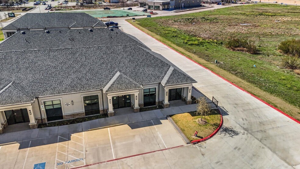 More Photos Of 3121 Bailey Dr, Fort Worth Office For Lease