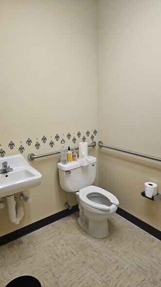 More Photos Of 1146 Elma G Miles Pky, Hinesville Self Storage For Lease