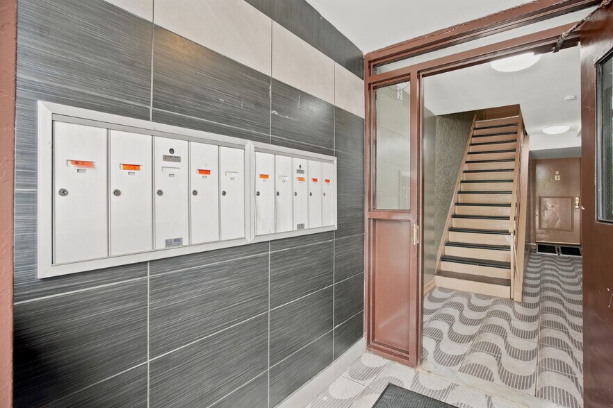 More Photos Of 258 Woodworth Ave, Yonkers Apartments For Sale