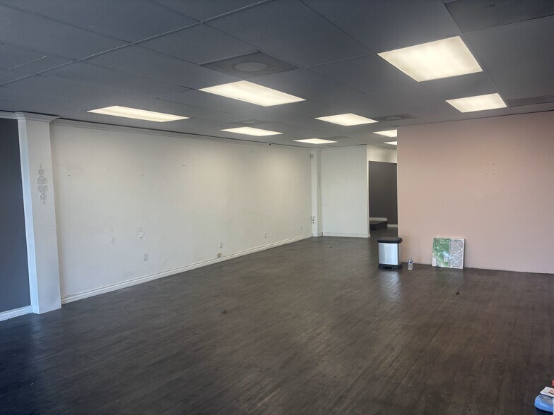More Photos Of 4519-4523 Van Nuys Blvd, Sherman Oaks Storefront Retail Office For Lease