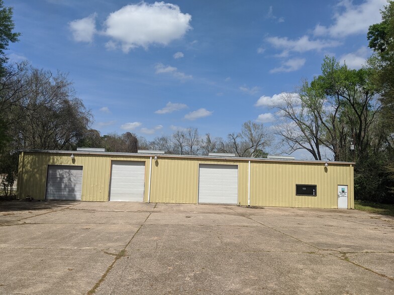 Primary Photo Of 105 Hubert St, Cleveland Warehouse For Lease