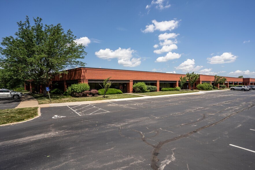 More Photos Of 8000-8032 Reeder St, Lenexa Flex For Lease