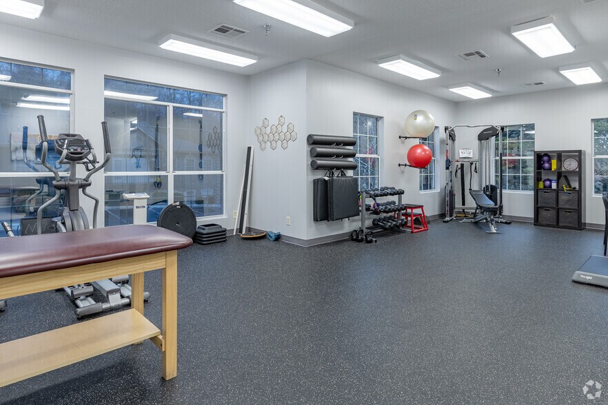 More Photos Of 1250 Upper Hembree Rd, Roswell Medical For Lease