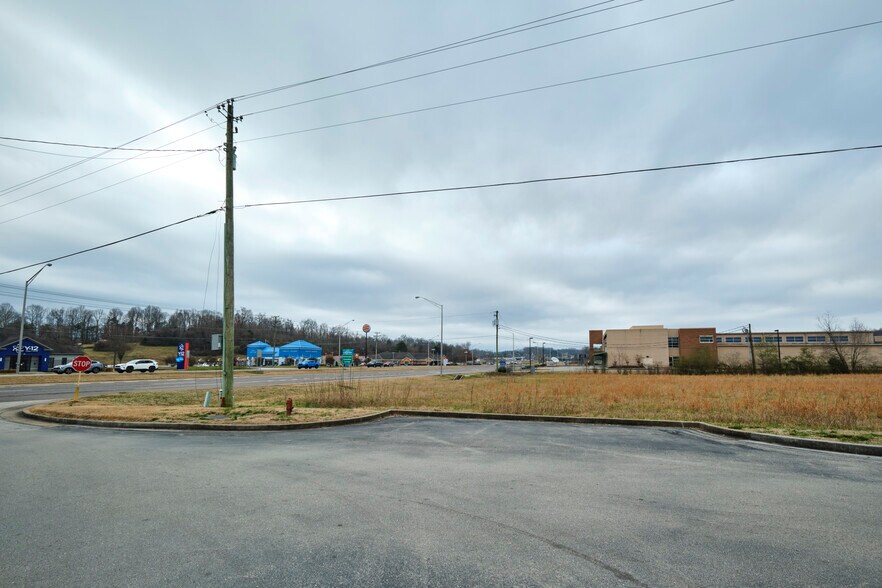 More Photos Of 2141 N Charles G Seivers Blvd, Clinton Land For Lease