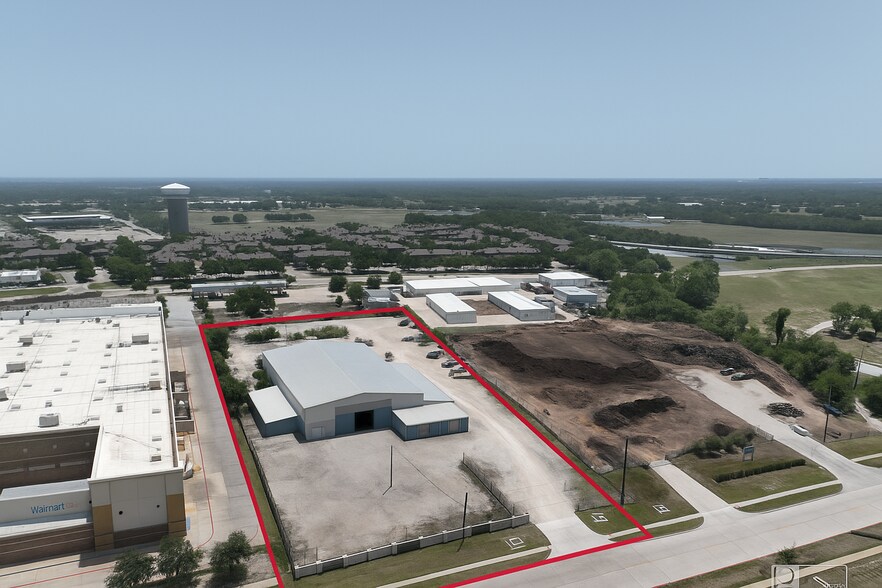 More Photos Of 6000 Split Trail Rd, Plano Warehouse For Sale