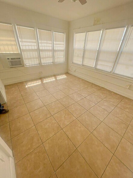 More Photos Of 711 NW 1st St, Miami Apartments For Sale