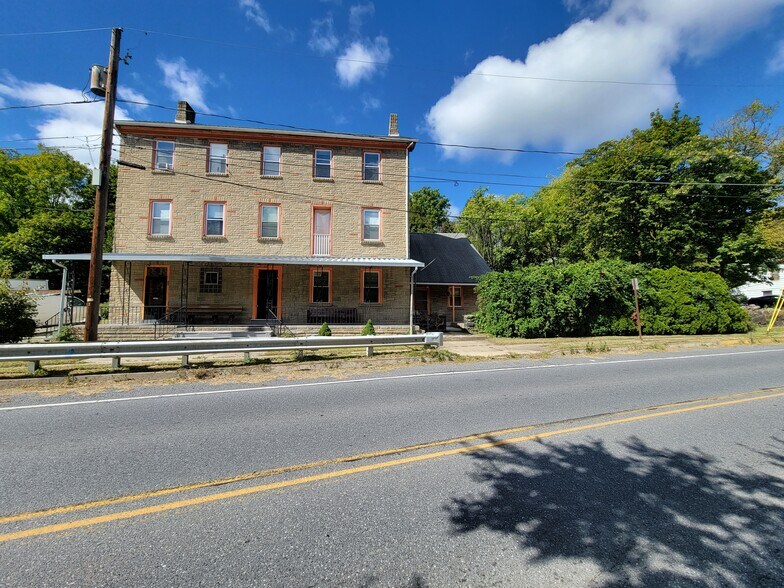 More Photos Of 30 Main St, Freemansburg General Retail For Sale