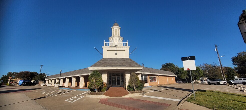 More Photos Of 302 N Main St, Duncanville Restaurant For Sale