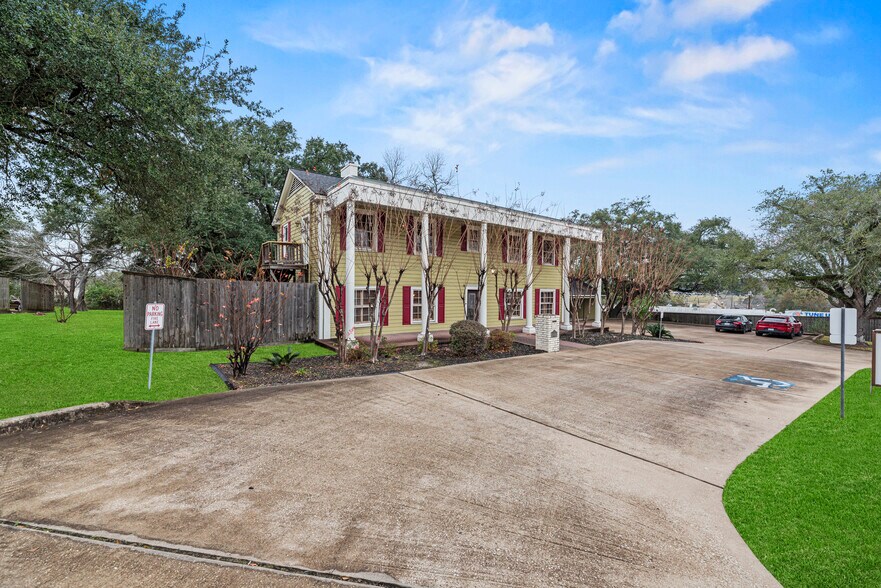 More Photos Of 1106 Avenue O, Huntsville Office Residential For Sale
