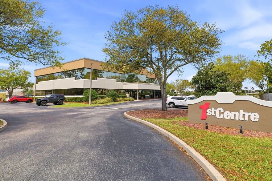 More Photos Of 490 Centre Lake Dr NE, Palm Bay Medical For Lease