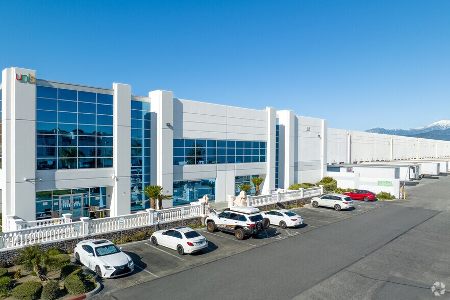 More Photos Of 218 Machlin Ct, City Of Industry Warehouse For Lease