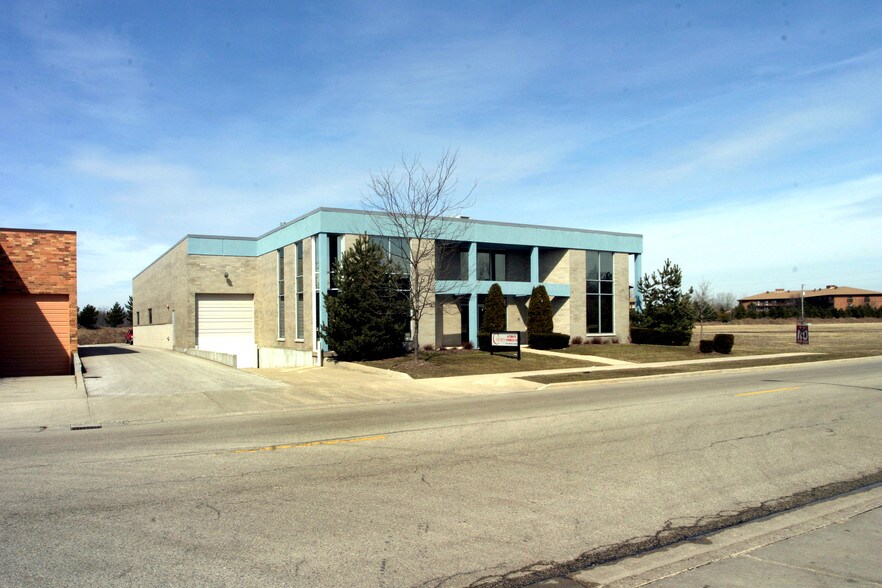 Primary Photo Of 1570 St Paul Ave, Gurnee Warehouse For Lease