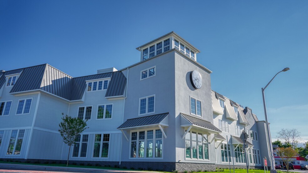 More Photos Of 20 Riverleigh Ave, Riverhead Medical For Lease