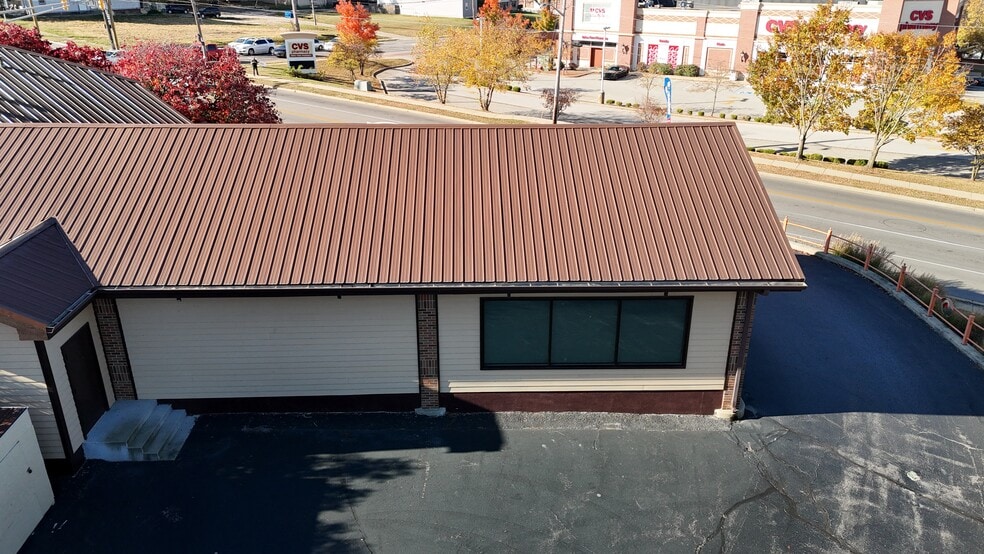 More Photos Of 1800 Union St, Lafayette Office For Sale