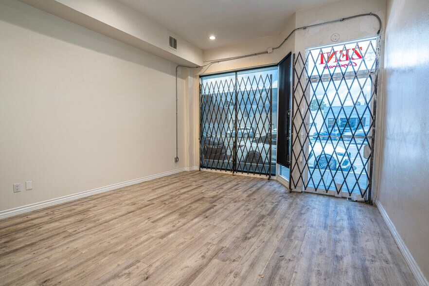 More Photos Of 12032-12050 Burbank Blvd, Valley Village Storefront For Lease