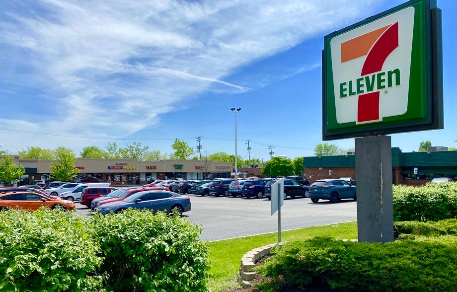 More Photos Of 901-955 W Wise Rd, Schaumburg Unknown For Lease