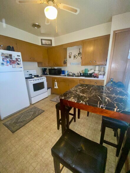 More Photos Of 7009 W Tripoli Ave, Milwaukee Apartments For Sale