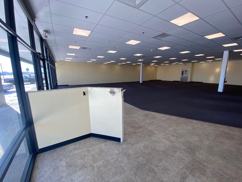 More Photos Of 1203 W Ferdon St, Litchfield Storefront For Lease