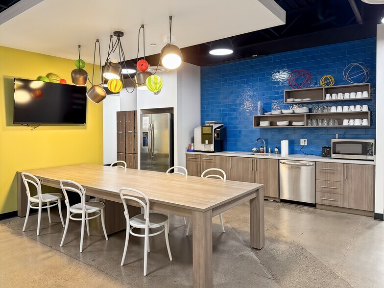 More Photos Of 7301 N 16th St, Phoenix Coworking Space