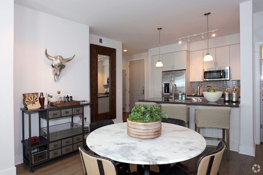 More Photos Of 7350 E Stetson Dr, Scottsdale Apartments For Lease