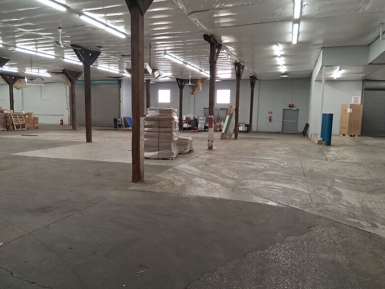 More Photos Of 800 S Morrison Ave, Collinsville Warehouse For Sale